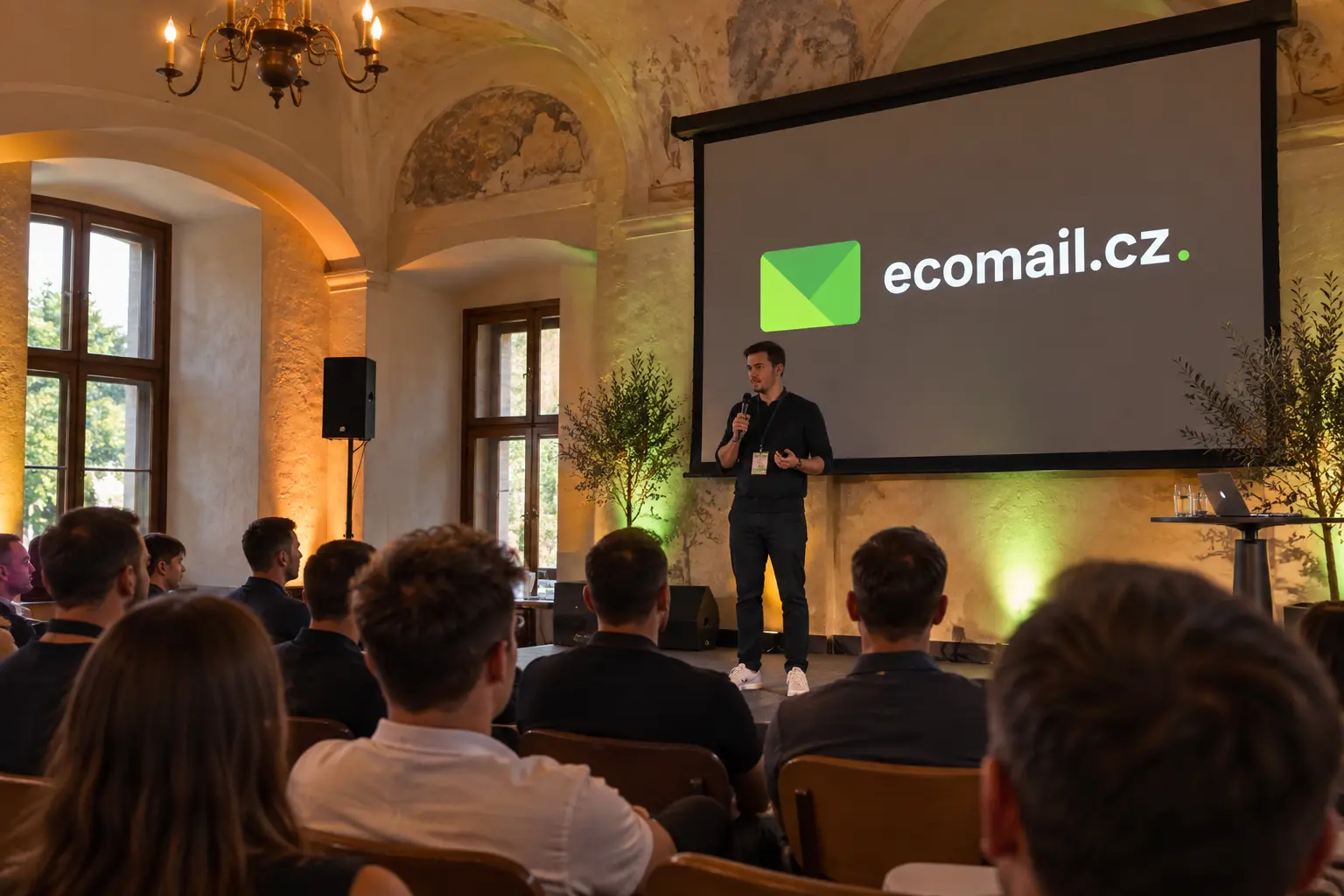 Ecomail presentation on stage